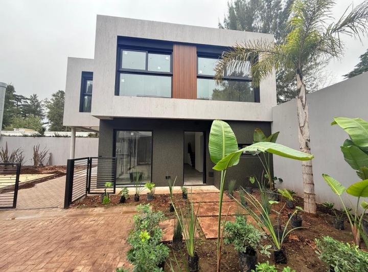 Casa · 120m² · 4 Ambientes · 2 Cocheras