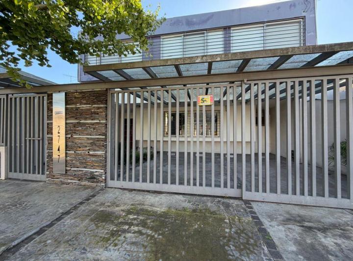 Casa · 330m² · 5 Ambientes · 2 Cocheras
