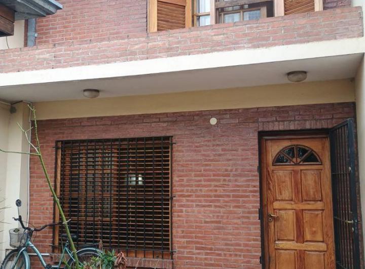 Casa · 160m² · 4 Ambientes · 1 Cochera