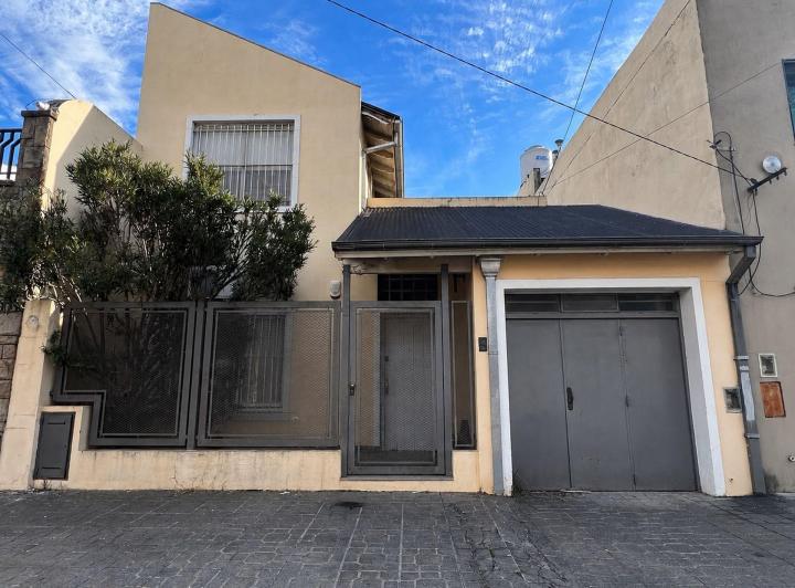 Casa · 143m² · 4 Ambientes · 1 Cochera