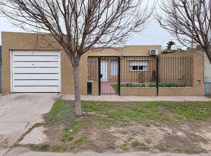 Casa · 145m² · 3 Ambientes · 2 Cocheras
