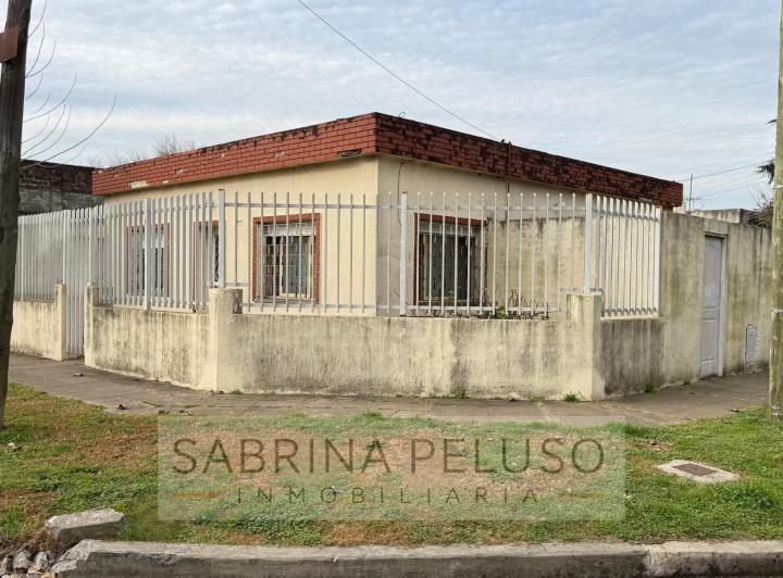 Casa · 72m² · 4 Ambientes · 1 Cochera