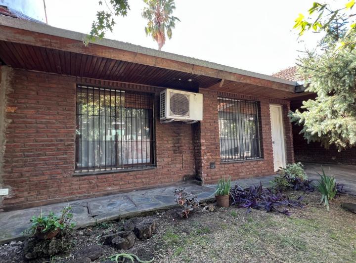 Casa · 130m² · 4 Ambientes · 1 Cochera