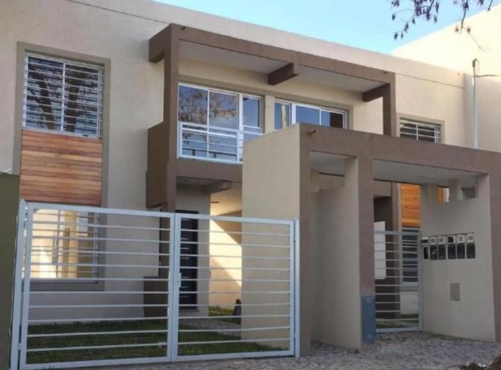 Casa · 100m² · 4 Ambientes · 1 Cochera