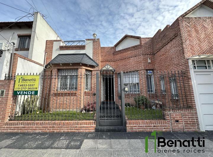 Casa · 150m² · 4 Ambientes · 2 Cocheras