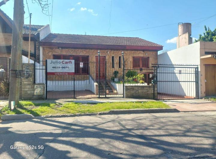 Casa · 170m² · 4 Ambientes · 2 Cocheras