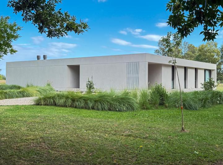 Casa · 400m² · 8 Ambientes · 2 Cocheras