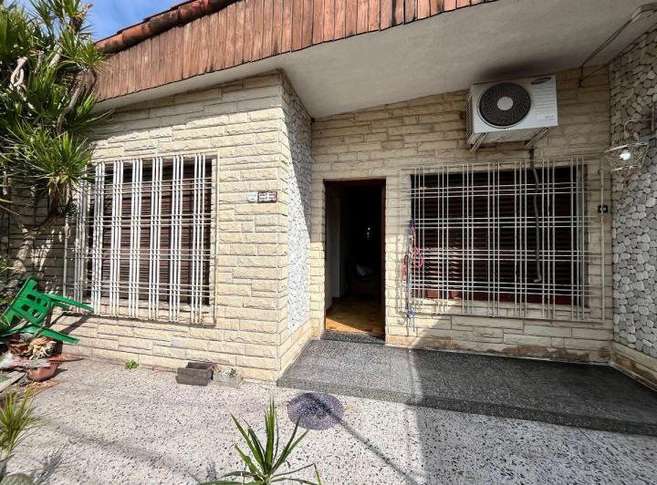 Casa · 128m² · 4 Ambientes · 1 Cochera