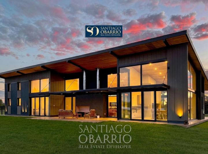 Casa · 270m² · 4 Ambientes · 3 Cocheras