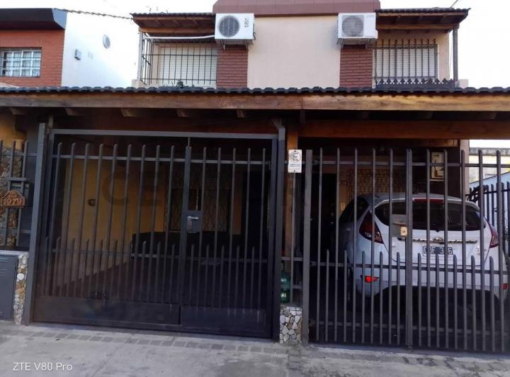 Casa · 60m² · 3 Ambientes · 2 Cocheras