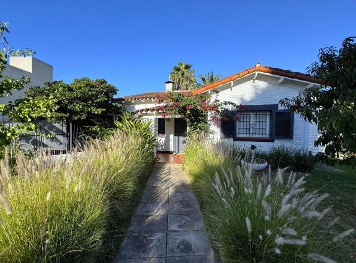 Casa · 130m² · 3 Ambientes · 1 Cochera
