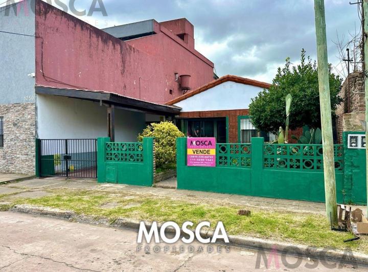 Casa · 68m² · 4 Ambientes · 1 Cochera