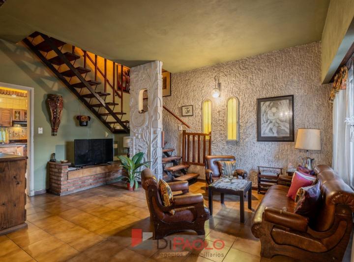 Casa · 140m² · 4 Ambientes · 1 Cochera