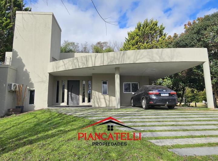 Casa · 167m² · 5 Ambientes · 6 Cocheras