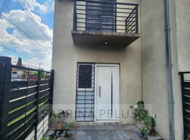 Casa · 40m² · 2 Ambientes · 1 Cochera