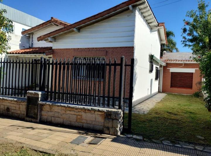 Casa · 120m² · 4 Ambientes · 3 Cocheras