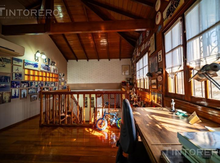 Casa · 308m² · 4 Ambientes · 3 Cocheras
