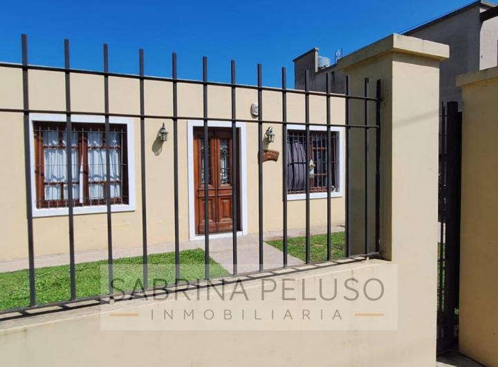 Casa · 90m² · 4 Ambientes · 1 Cochera