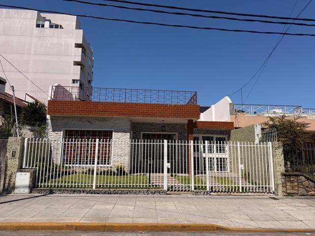 Casa · 150m² · 4 Ambientes · 1 Cochera