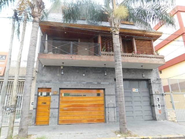 Casa · 380m² · 5 Ambientes · 1 Cochera