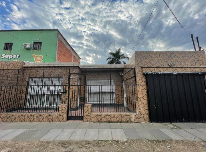 Casa · 85m² · 2 Ambientes · 2 Cocheras