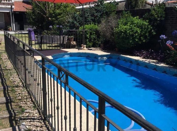 Casa · 162m² · 5 Ambientes · 1 Cochera