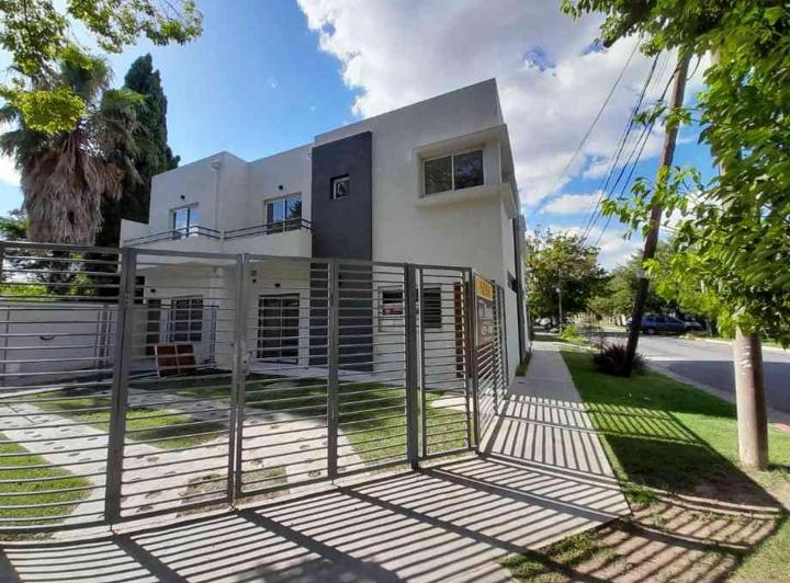 Casa · 70m² · 3 Ambientes · 1 Cochera