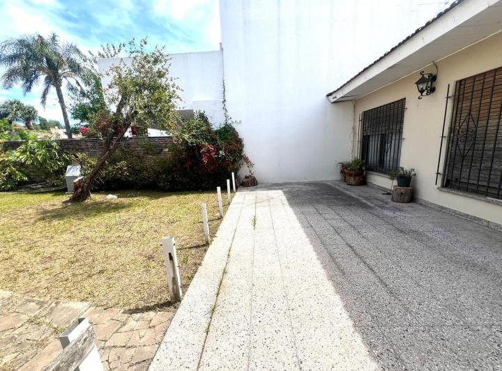 Casa · 110m² · 4 Ambientes · 2 Cocheras