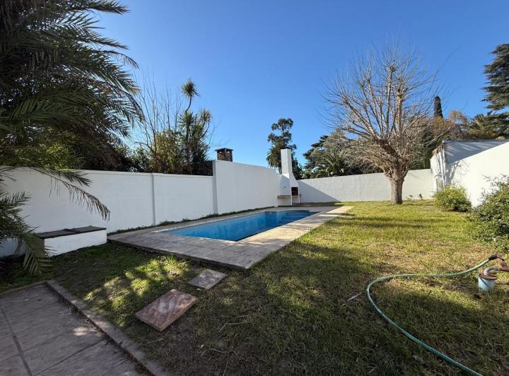 Casa · 121m² · 3 Ambientes · 1 Cochera