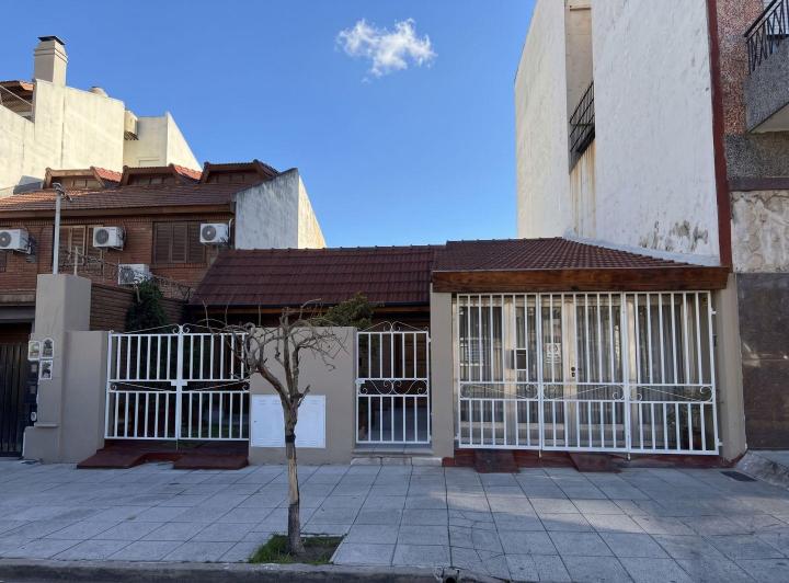 Casa · 190m² · 5 Ambientes · 2 Cocheras