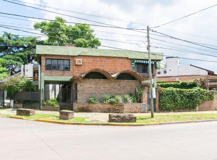 Casa · 130m² · 4 Ambientes · 1 Cochera