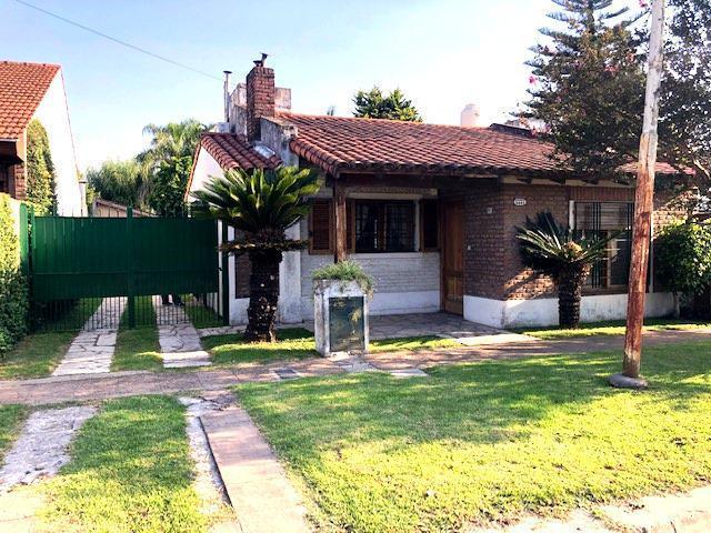 Casa · 102m² · 4 Ambientes · 1 Cochera