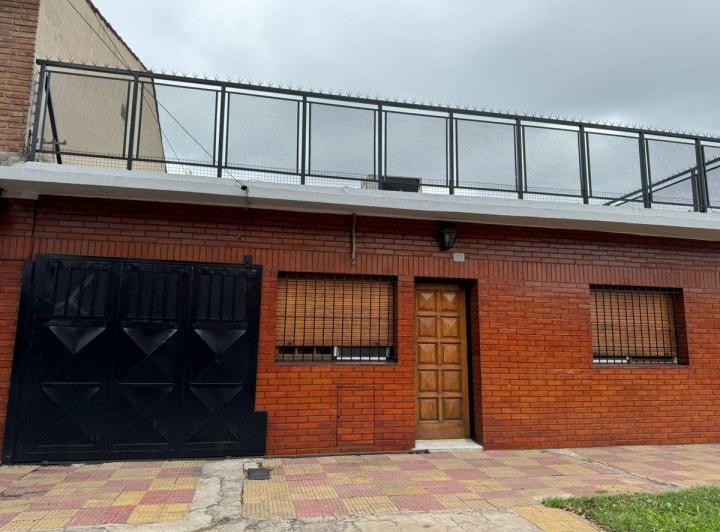 Casa · 120m² · 4 Ambientes · 1 Cochera