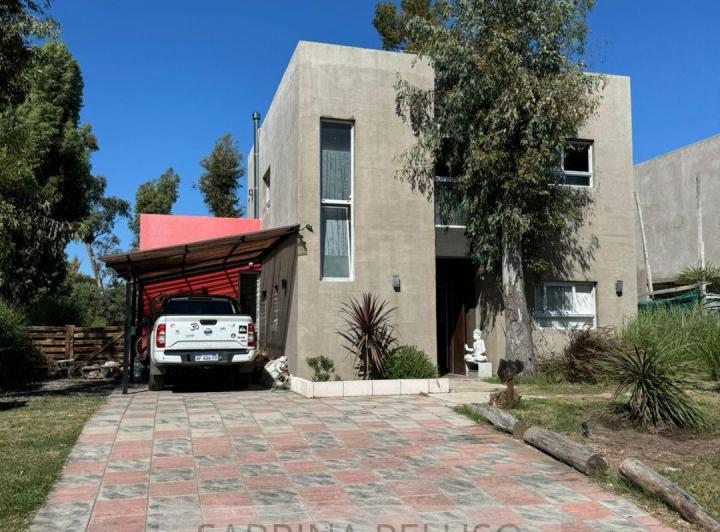 Casa · 163m² · 5 Ambientes · 1 Cochera