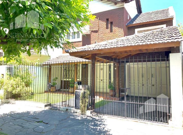 Casa · 253m² · 6 Ambientes · 1 Cochera