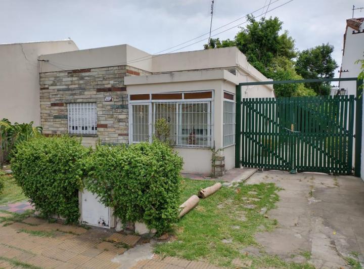 Casa · 220m² · 3 Ambientes · 1 Cochera