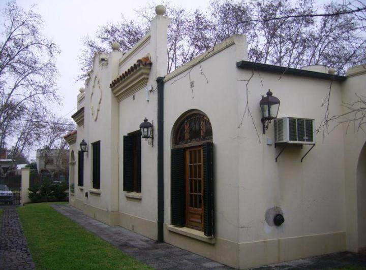 Casa · 205m² · 6 Ambientes · 1 Cochera