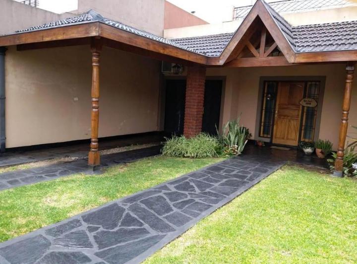 Casa · 120m² · 4 Ambientes · 2 Cocheras