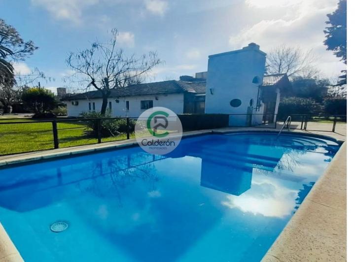 Casa · 150m² · 4 Ambientes · 5 Cocheras