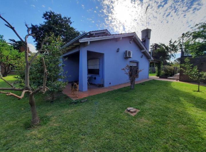 Casa · 140m² · 4 Ambientes · 3 Cocheras