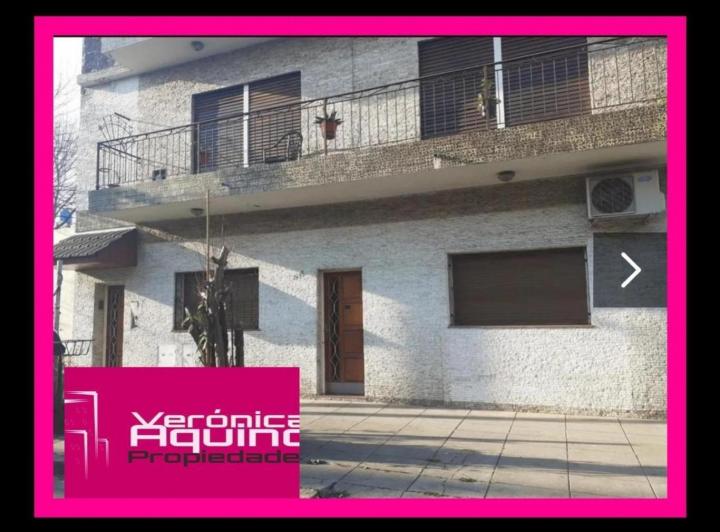 Casa · 180m² · 5 Ambientes