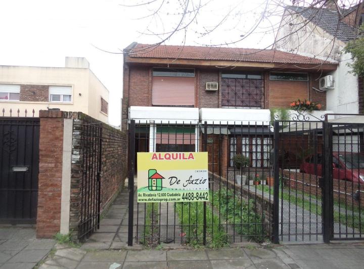 Casa · 90m² · 3 Ambientes · 1 Cochera