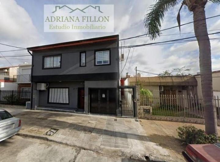 Casa · 200m² · 6 Ambientes · 1 Cochera