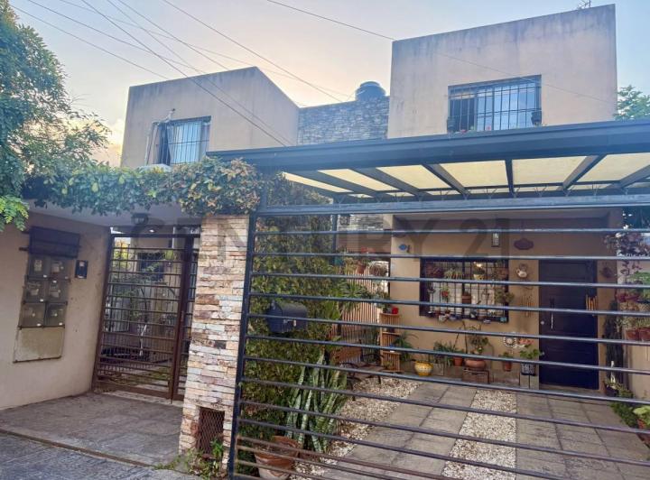 Casa · 103m² · 4 Ambientes · 1 Cochera