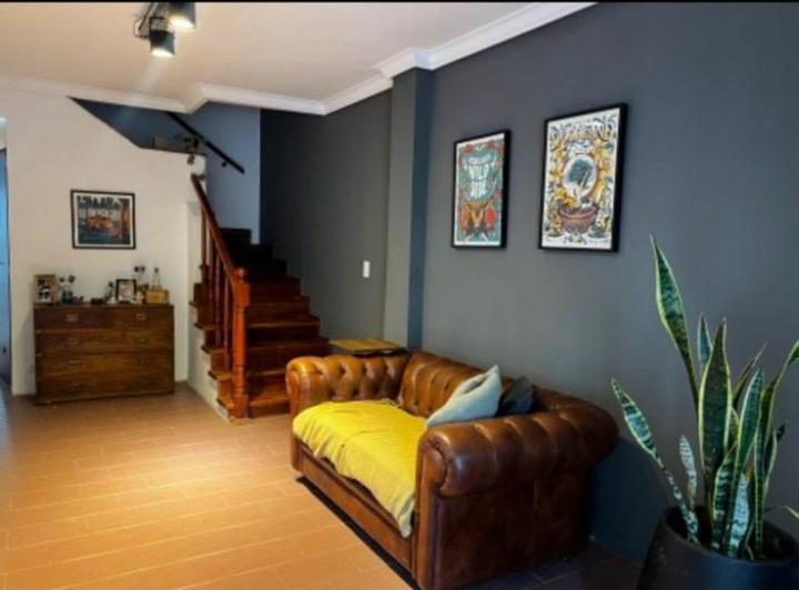 Casa · 80m² · 4 Ambientes · 1 Cochera