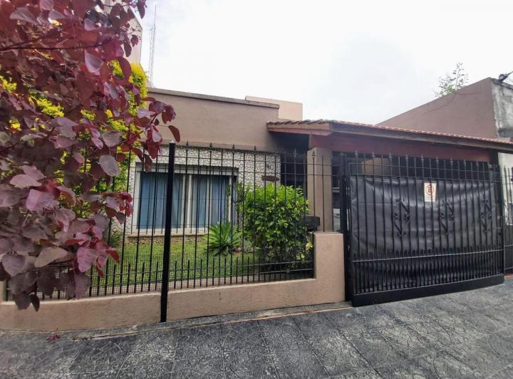 Casa · 122m² · 4 Ambientes · 1 Cochera