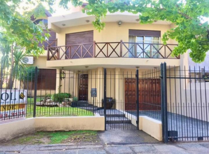 Casa · 365m² · 3 Ambientes