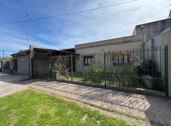 Casa · 72m² · 4 Ambientes · 1 Cochera