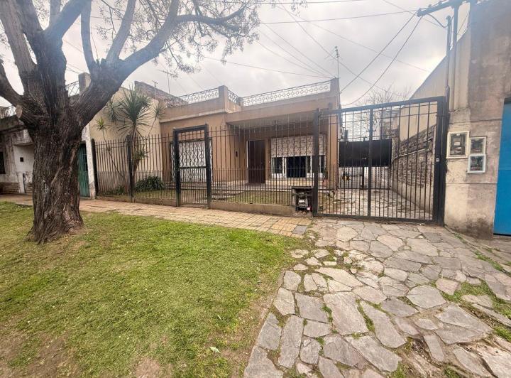 Casa · 90m² · 3 Ambientes · 1 Cochera