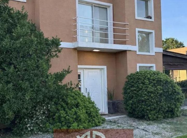Casa · 158ha · 3 Dormitorios · 1 Cochera